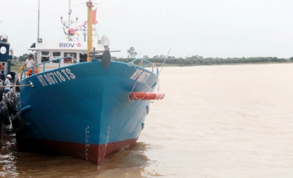 Hà Tĩnh: Bàn giao tàu vỏ thép thứ 2 cho ngư dân