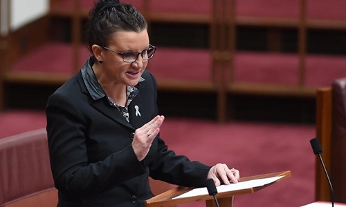 Nghị sĩ Australia so sánh đồng nghiệp nam với gái bán dâm