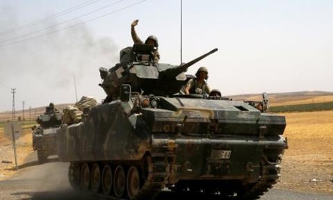 Thổ điều thêm xe tăng tấn công: Chơi tất tay ở Syria?