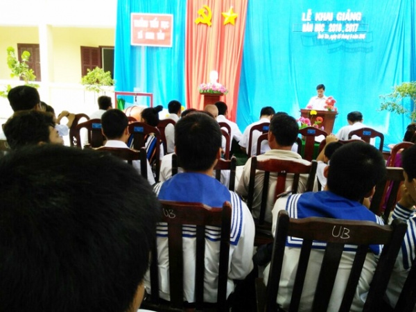 Học sinh ở Trường Sa háo hức trong lễ khai giảng năm học mới