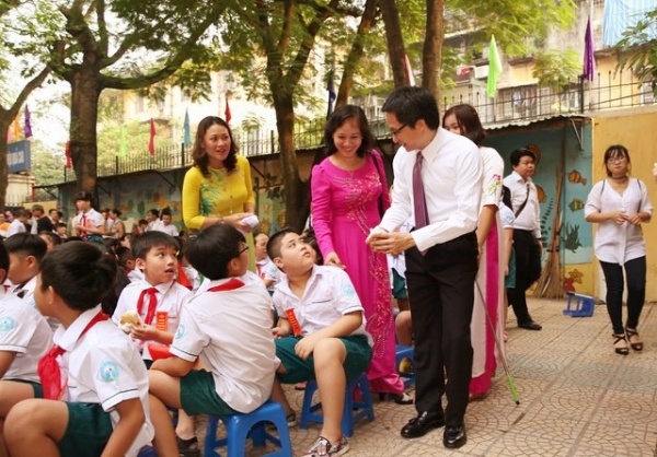 PTT Vũ Đức Đam bất ngờ đến dự khai giảng trường Tiểu học Việt Nam-Cuba