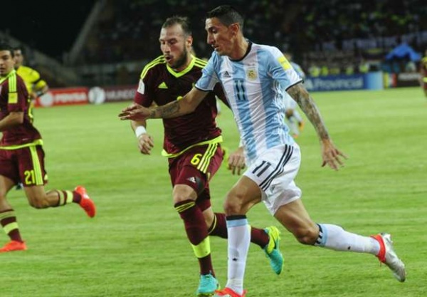 Hòa Venezuela, Argentina mất ngôi đầu bảng vào tay Uruguay