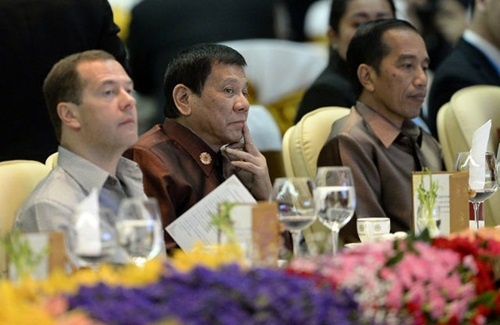 Ông Duterte không ngồi cạnh Obama tại tiệc tối ở Lào