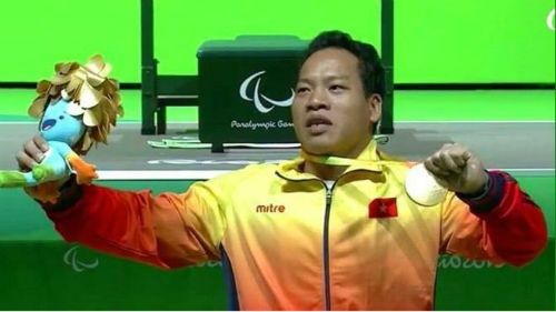 VĐV Paralympic Lê Văn Công: Chuyện chưa kể sau cú đẩy xuất thần