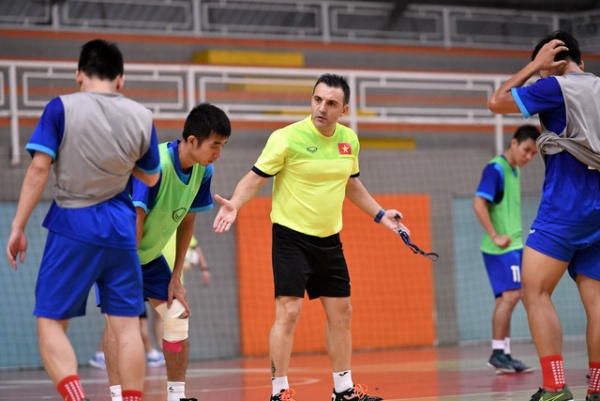 HLV Bruno Garcia: “Tuyển futsal Việt Nam sẵn sàng gây bất ngờ tại World Cup”