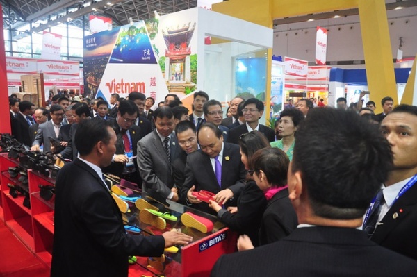 Thủ tướng muốn hàng Việt mở rộng thị trường vào Trung Quốc, ASEAN