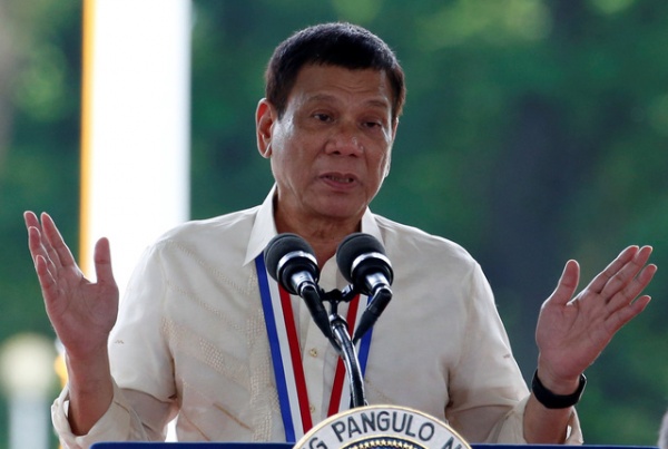 Tổng thống Philippines tính lắp camera tại công sở để chống tham nhũng