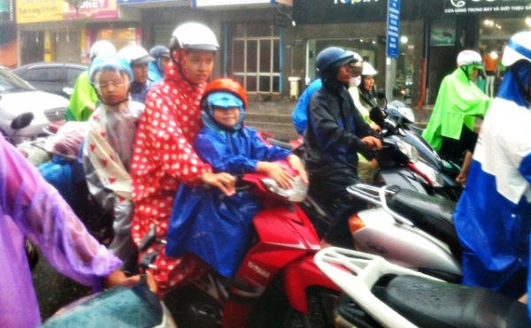 Học sinh Quảng Nam, Đà Nẵng được nghỉ học phòng tránh bão