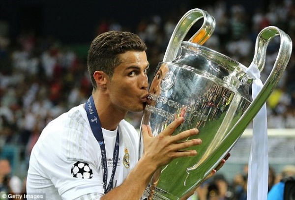 Real thăng chức cho Ronaldo