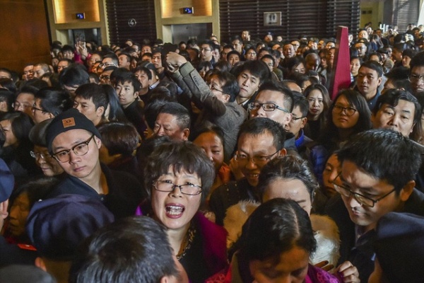 Những hình ảnh "nghẹt thở" về sự đông đúc ở Trung Quốc