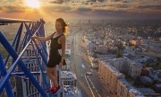 Cô gái Nga thách thức tử thần trên các tòa nhà chọc trời
