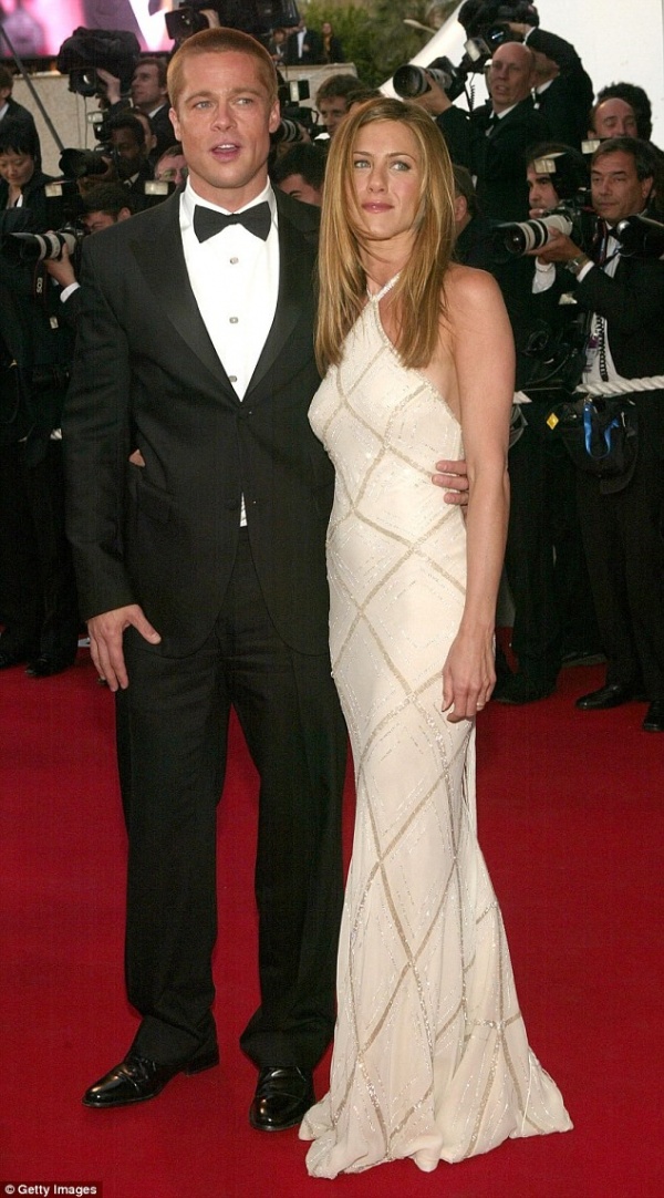 Vợ cũ Brad Pitt: "Họ ly hôn là quả báo"