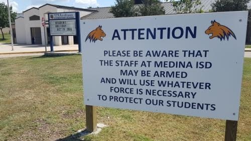 Trường học Mỹ đề cảnh báo có vũ khí bảo vệ học sinh