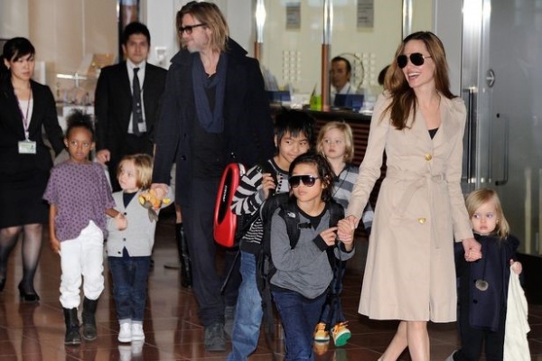 Brad Pitt: "Angelina đã đặt các con vào thế nguy hiểm"