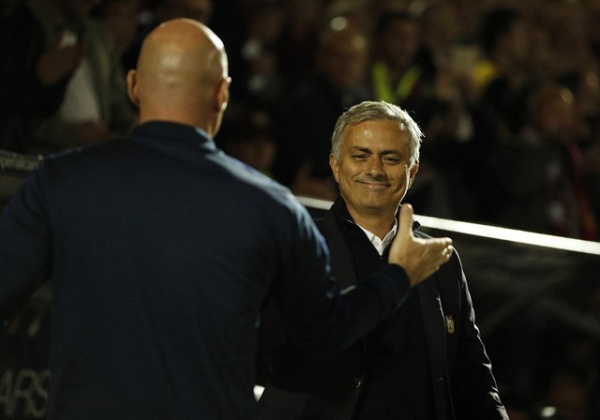 Mourinho mãn nguyện sau chiến thắng “rửa mặt” ở League Cup