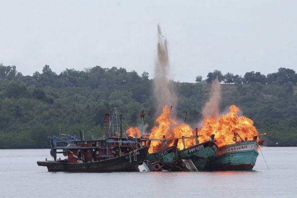 Indonesia bắt hai tàu cá Trung Quốc đánh bắt trái phép