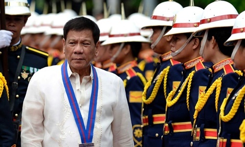 Thách thức bủa vây ông Duterte sau ba tháng nắm quyền