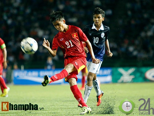 U16 Việt Nam – U16 Iran: Quên World Cup đi mà đá!