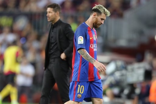 Rách cơ háng, Messi lỡ hẹn với cuộc tái ngộ Guardiola?