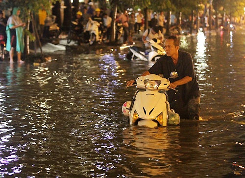 Trung tâm khí tượng: "Trận mưa ở Sài Gòn lớn nhất trong 40 năm"