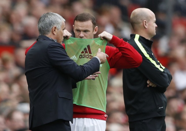Mourinho gặp riêng để lên lớp Wayne Rooney