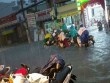 Sài Gòn mưa tầm tã, nhiều tuyến đường ngập nặng giờ tan tầm
