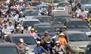 Nhanh-chậm ngược đời trong giao thông Việt Nam