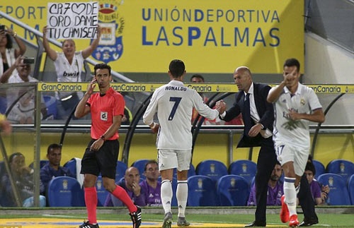 Real Madrid: "Triệu chứng lạ" của Ronaldo