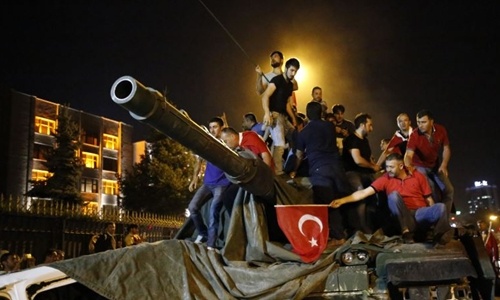 Thổ Nhĩ Kỳ bắt 32.000 người sau đảo chính