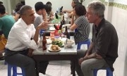 Obama nói chuyện ăn uống, con cái, chiến tranh bên bát bún chả Hà Nội