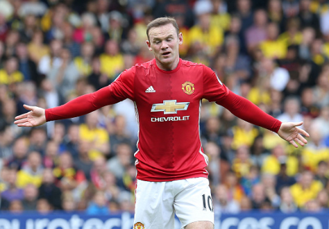 Rio Ferdinand: Rooney tốt nhất nên dự bị