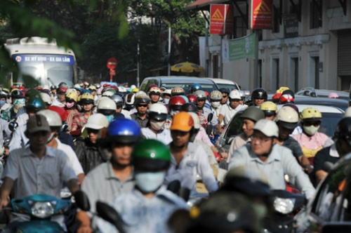 "Việt Nam nên cấm xe máy để người dân bỏ thói quen lạng lách"