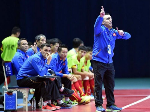 Mất ‘phù thủy’ Bruno, Futsal Việt Nam gặp khó!