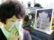 Bia mộ của Choi Jin Sil vẫn ngập hoa và nước mắt sau 8 năm ngày cô mất