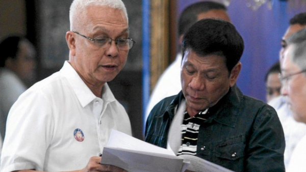 Bộ trưởng Philippines hé lộ đối tượng âm mưu đảo chính lật đổ Tổng thống Duterte