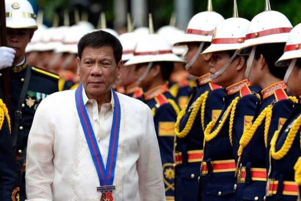 Tổng thống Philippines dọa ngừng hiệp ước quốc phòng với Mỹ