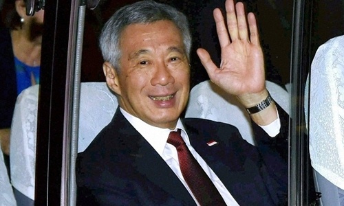 Thủ tướng Singapore đi xe buýt về khách sạn khi công du Ấn Độ