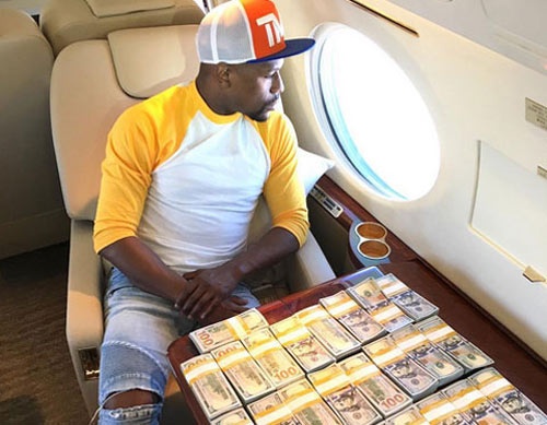 Mayweather giàu "nứt đố đổ vách" mà còn xù nợ