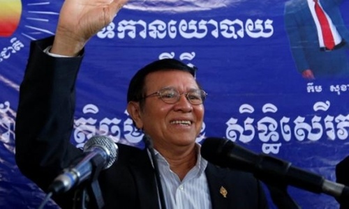 Lãnh đạo đảng đối lập Campuchia lần đầu rời trụ sở sau 5 tháng