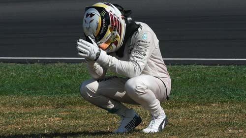 F1, Lewis Hamilton: Vận đen của "Viên ngọc đen"