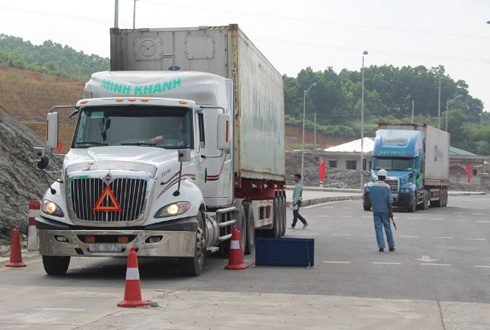 Trung Quốc phạt nặng xe quá tải từ Việt Nam