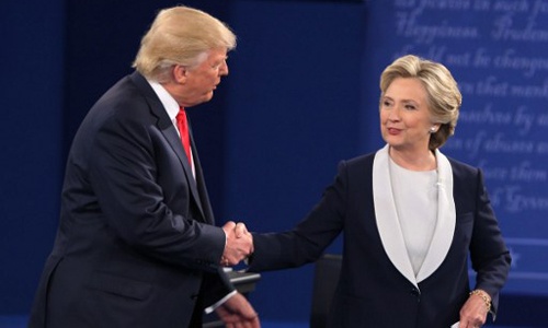 Clinton được đánh giá "trên cơ" Trump trong tranh luận lần hai