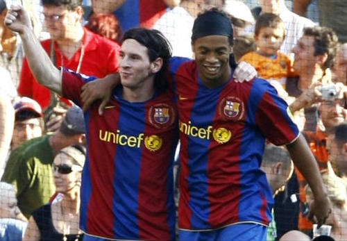 Ronaldinho: Messi xứng đáng QBV nhưng vẫn dưới Pele, Maradona