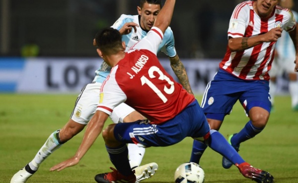 Argentina thua sốc Paraguay trên sân nhà