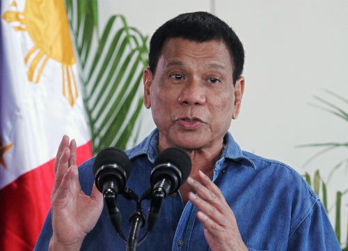 Ông Duterte nói việc bị lạm dụng tình dục khi còn nhỏ ảnh hưởng đến chính trị