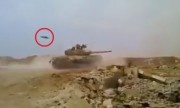 Xe tăng quân đội Syria thoát lưỡi hái tử thần trong gang tấc