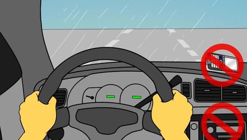 Nguyên tắc vàng khi lái xe dưới mưa