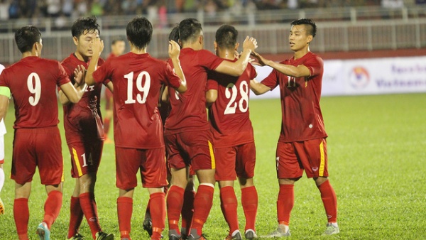 Đội tuyển Việt Nam đá giao hữu tại Cần Thơ