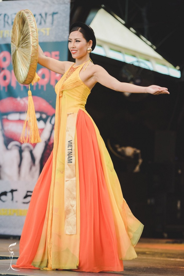 Nguyễn Thị Loan lọt top 10 thí sinh mặc trang phục dân tộc đẹp nhất