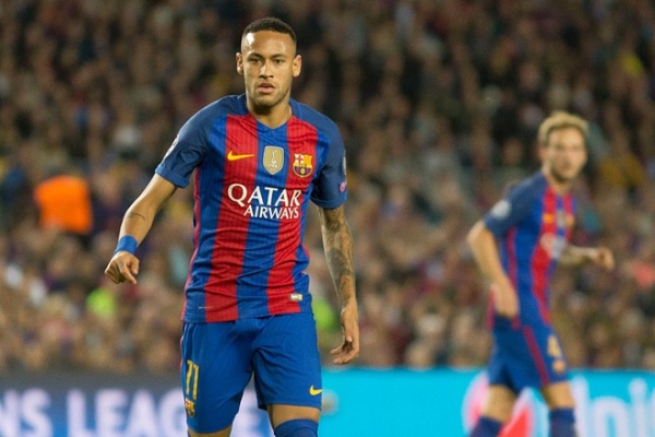 Neymar chính thức ký hợp đồng đắt giá với Barca